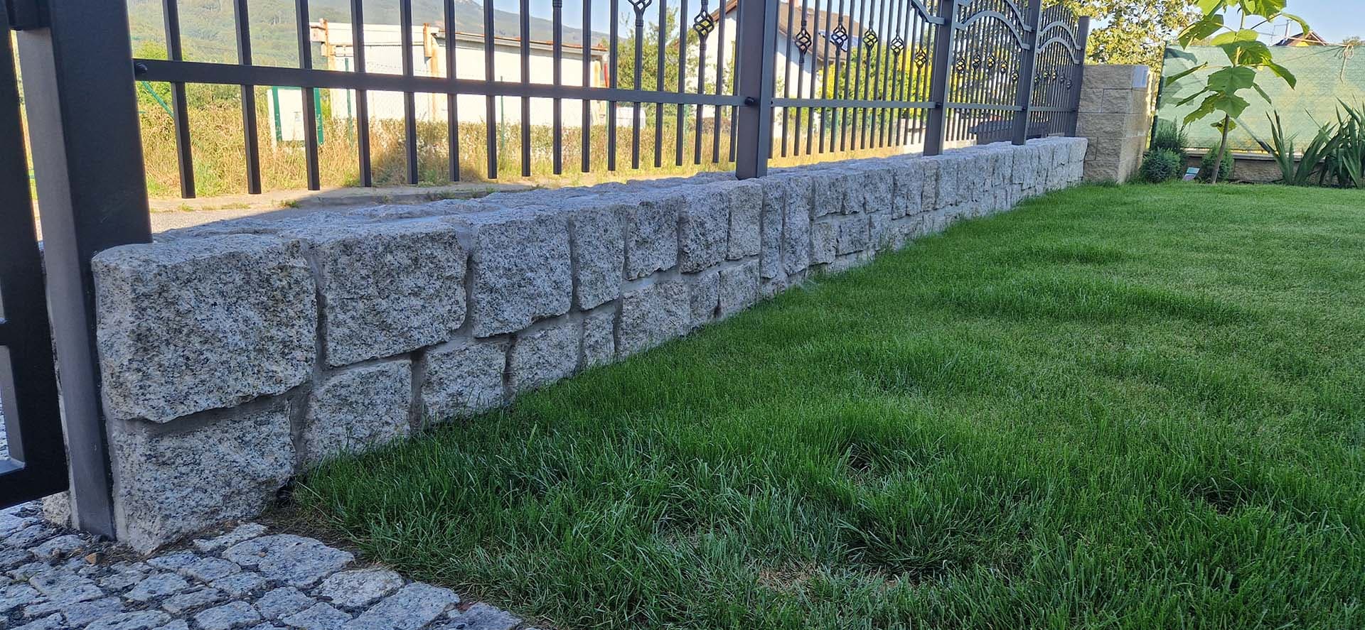 Podezdívky rodinný dům Jiráskovi